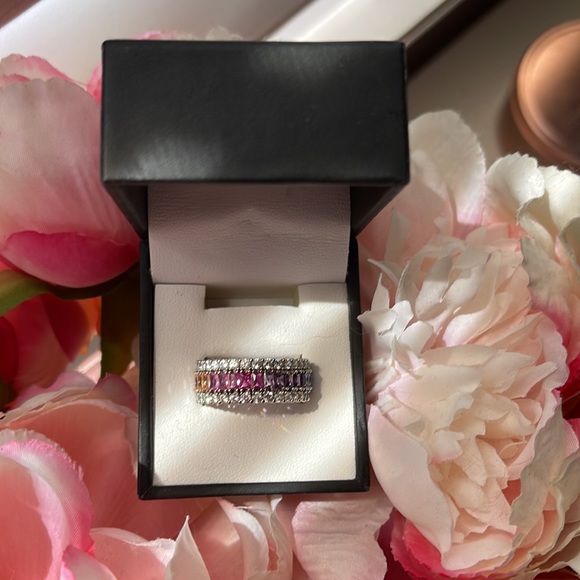 Size 8 sterling silver multi color costume ring missing one little green stone - Picture 1 of 4